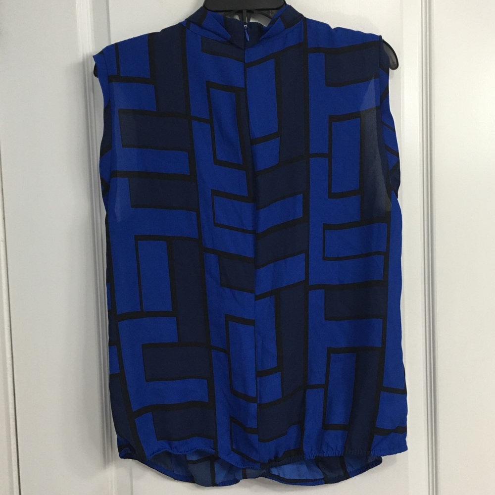 Liz Claiborne - Picture 4 of 4